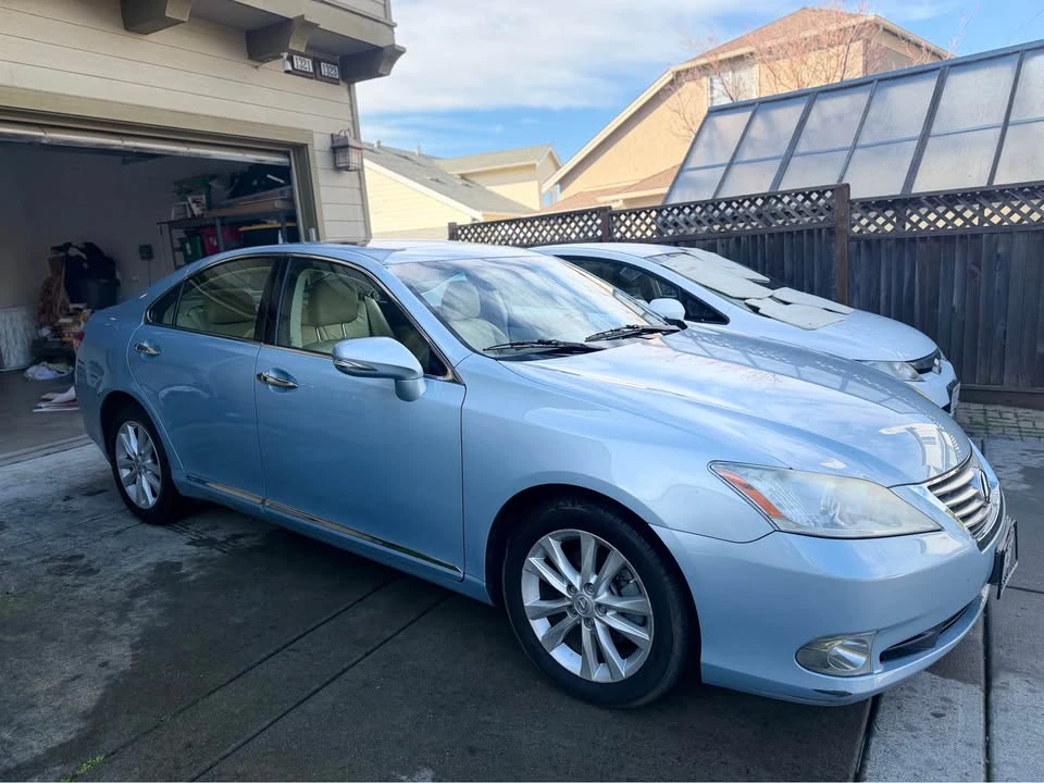 2011 Lexus ES 5th Gen - Image 11 of 20