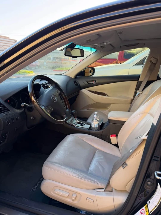 2011 Lexus ES 4th Gen - Image 6 of 10