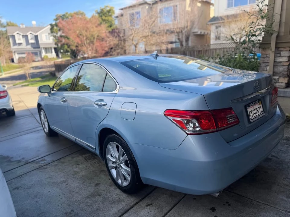 2011 Lexus ES 5th Gen - Image 7 of 20