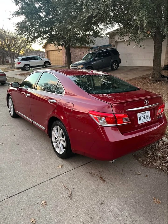 2011 Lexus ES 5th Gen - Image 2 of 18
