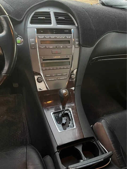 2011 Lexus ES 5th Gen - Image 7 of 18