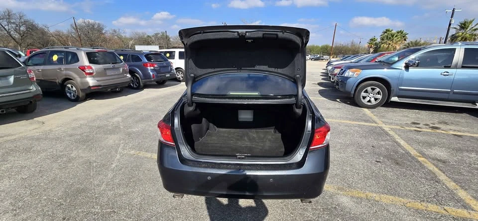 2011 Lexus ES 4th Gen - Image 14 of 20