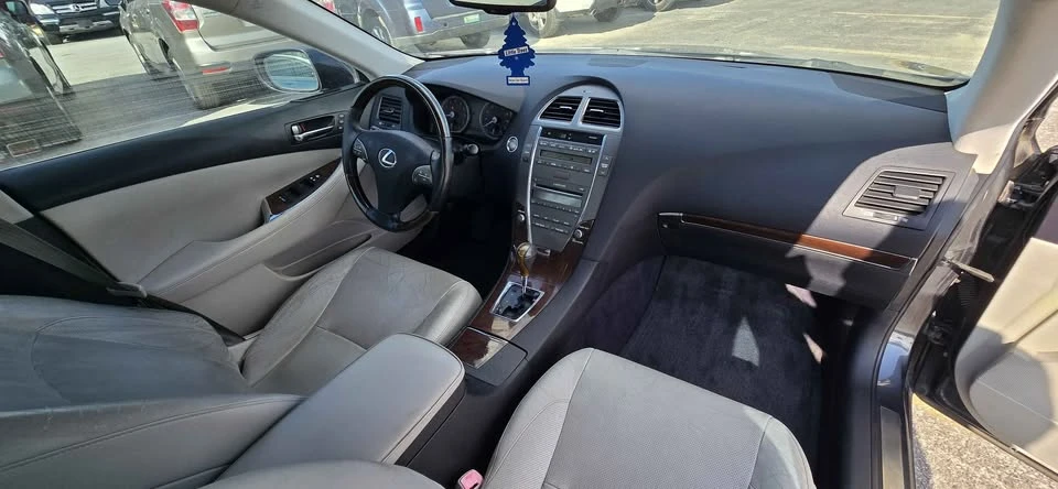 2011 Lexus ES 4th Gen - Image 11 of 20