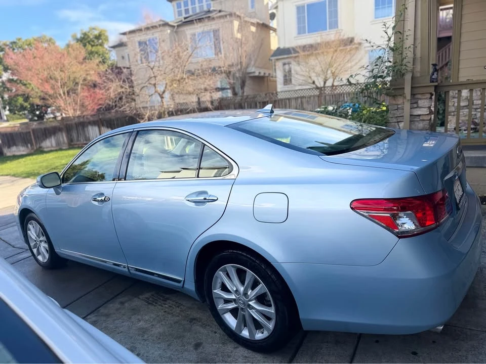 2011 Lexus ES 5th Gen - Image 14 of 20