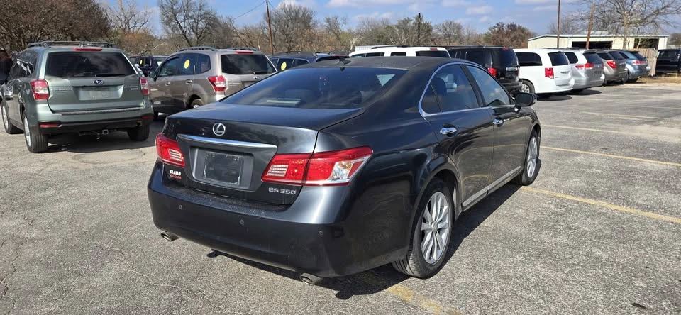 2011 Lexus ES 4th Gen - Image 5 of 20