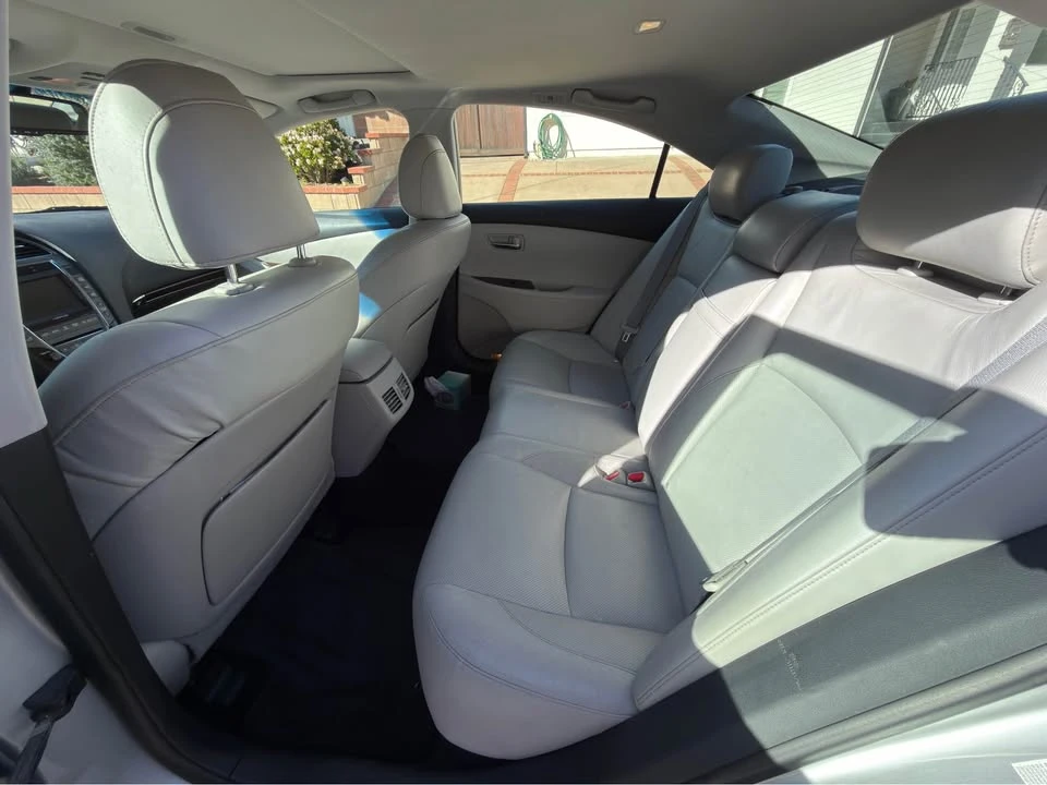 2011 Lexus ES 4th Gen - Image 6 of 6