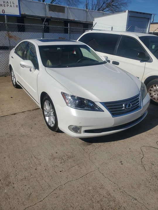 2011 Lexus ES 4th Gen - Image 8 of 9