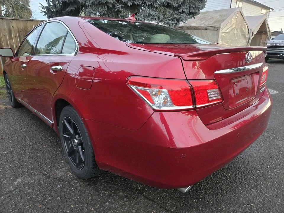 2011 Lexus ES 5th Gen - Image 2 of 19