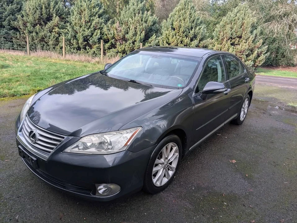 2011 Lexus ES 5th Gen - Image 2 of 6