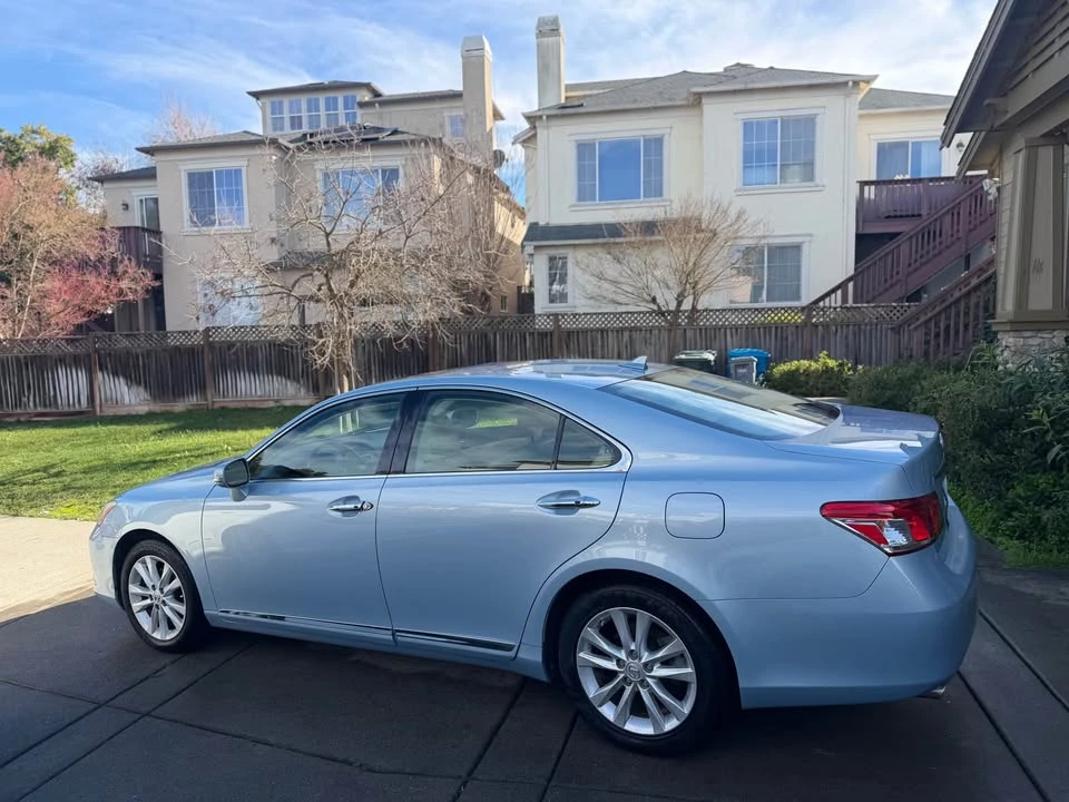 2011 Lexus ES 5th Gen - Image 5 of 20