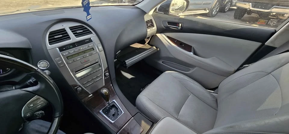 2011 Lexus ES 4th Gen - Image 18 of 20