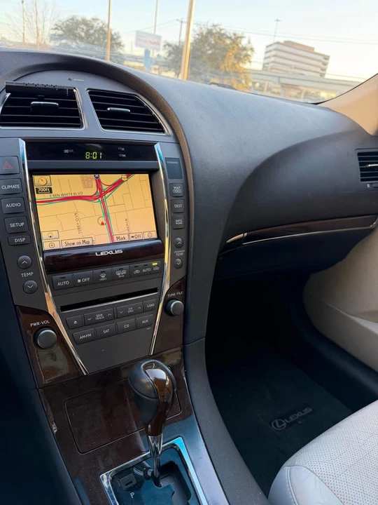 2011 Lexus ES 4th Gen - Image 10 of 10