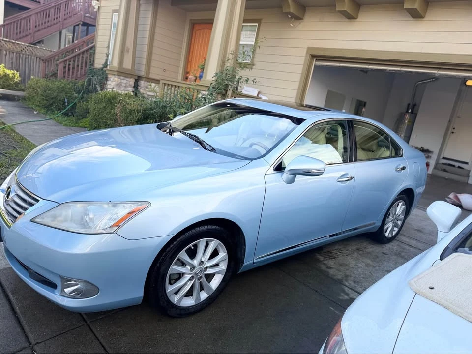 2011 Lexus ES 5th Gen - Image 15 of 20