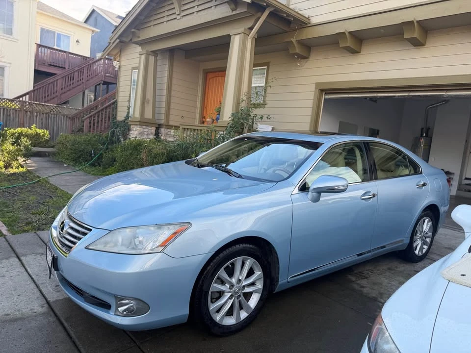 2011 Lexus ES 5th Gen - Image 4 of 20