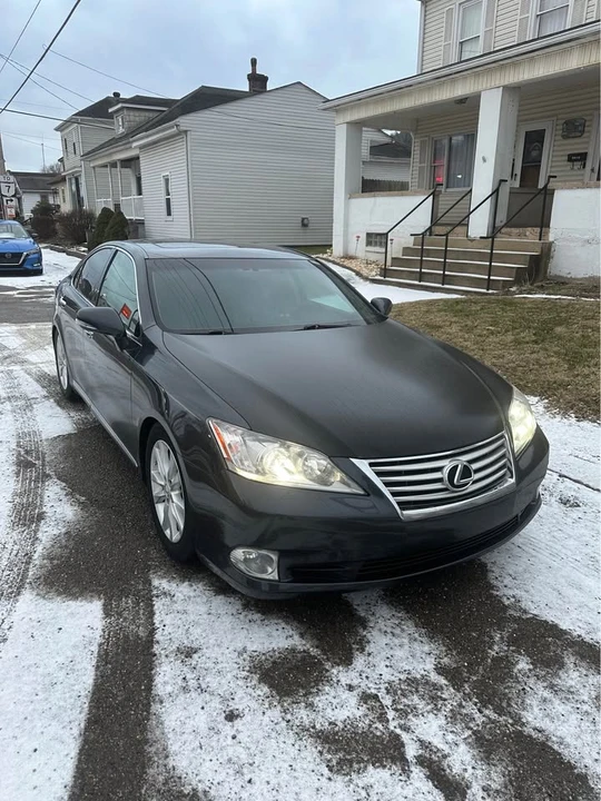 2011 Lexus ES 5th Gen - Image 3 of 8