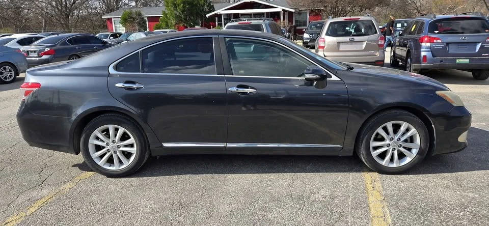 2011 Lexus ES 4th Gen - Image 6 of 20