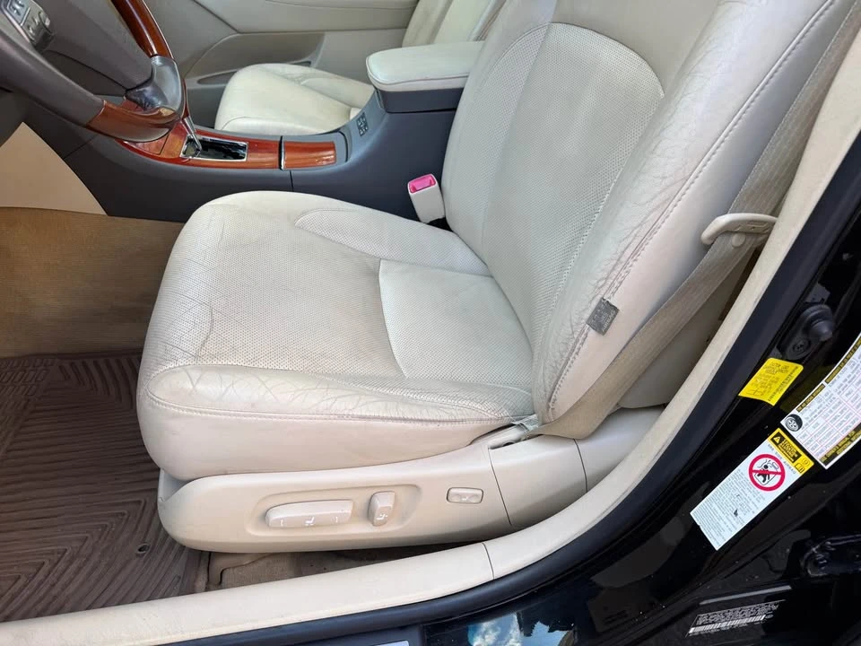 2011 Lexus ES 5th Gen - Image 2 of 12