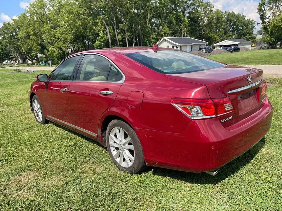 2011 Lexus ES 5th Gen - Image 4 of 14