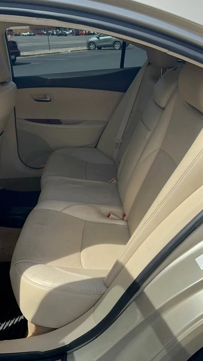 2011 Lexus ES 5th Gen - Image 4 of 8
