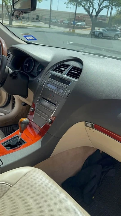 2011 Lexus ES 5th Gen - Image 7 of 8