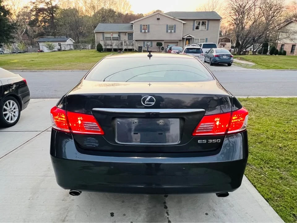2011 Lexus ES 5th Gen - Image 9 of 14