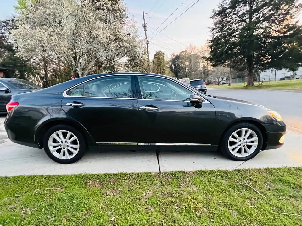 2011 Lexus ES 5th Gen - Image 7 of 14