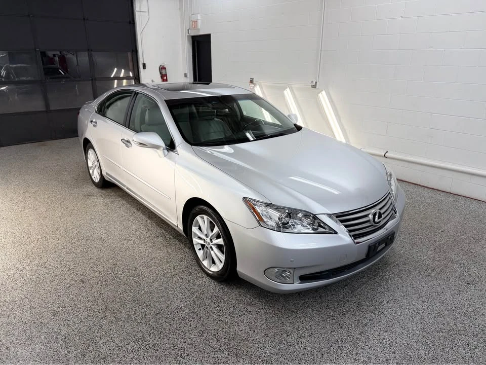 2011 Lexus ES 5th Gen - Image 11 of 20
