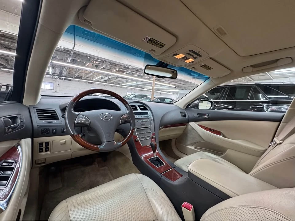 2011 Lexus ES 5th Gen - Image 12 of 20