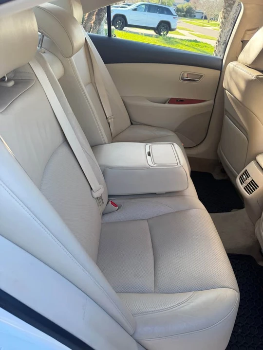 2011 Lexus ES 5th Gen - Image 9 of 13