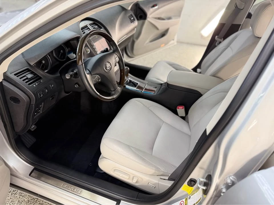 2011 Lexus ES 5th Gen - Image 3 of 20