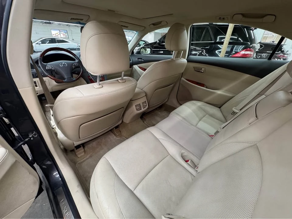 2011 Lexus ES 5th Gen - Image 15 of 20