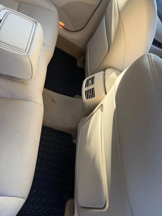 2011 Lexus ES 5th Gen - Image 10 of 13