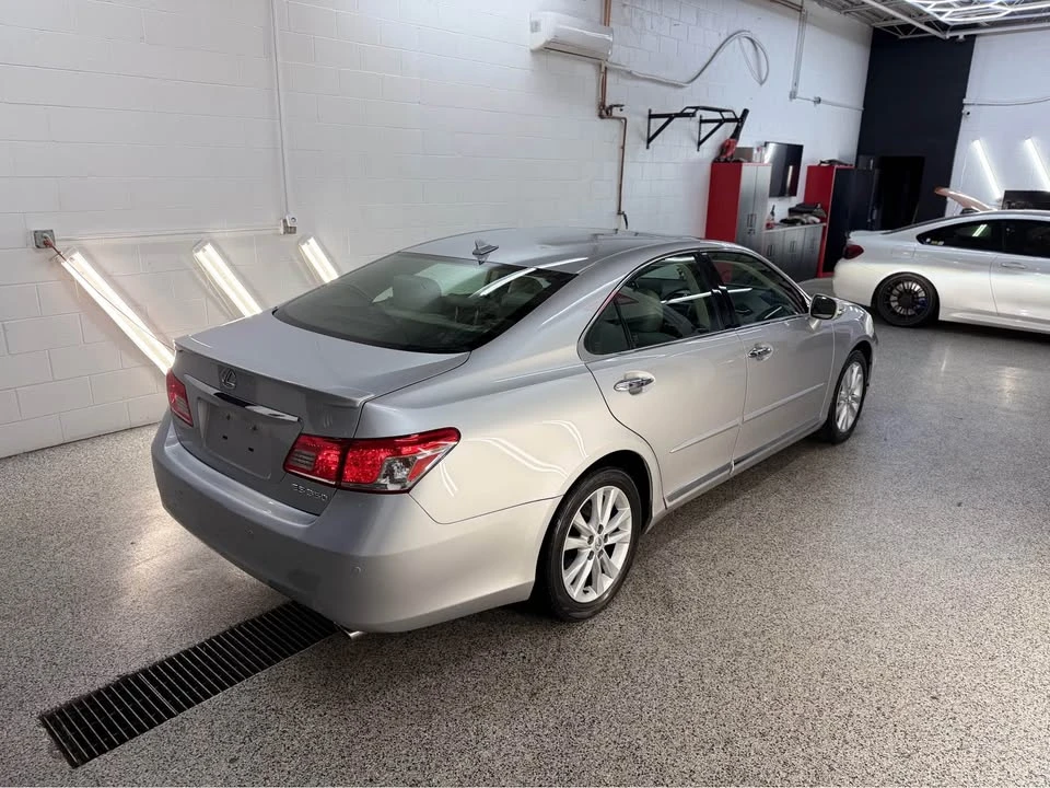 2011 Lexus ES 5th Gen - Image 16 of 20