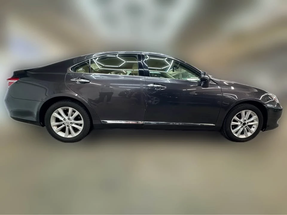 2011 Lexus ES 5th Gen - Image 8 of 20