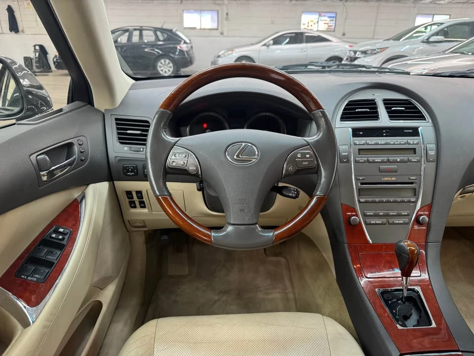 2011 Lexus ES 5th Gen - Image 16 of 20