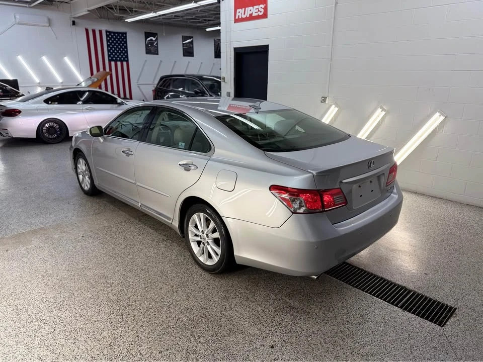 2011 Lexus ES 5th Gen - Image 14 of 20
