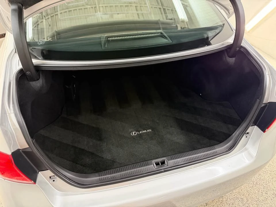 2011 Lexus ES 5th Gen - Image 15 of 20