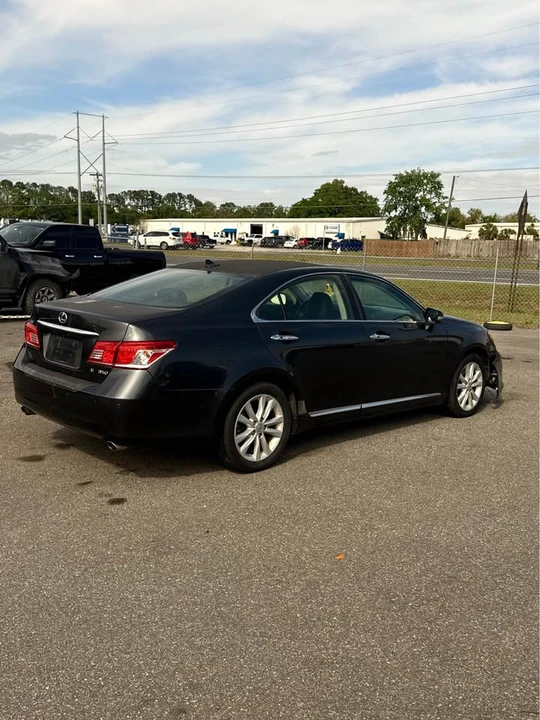 2011 Lexus ES 5th Gen - Image 3 of 7