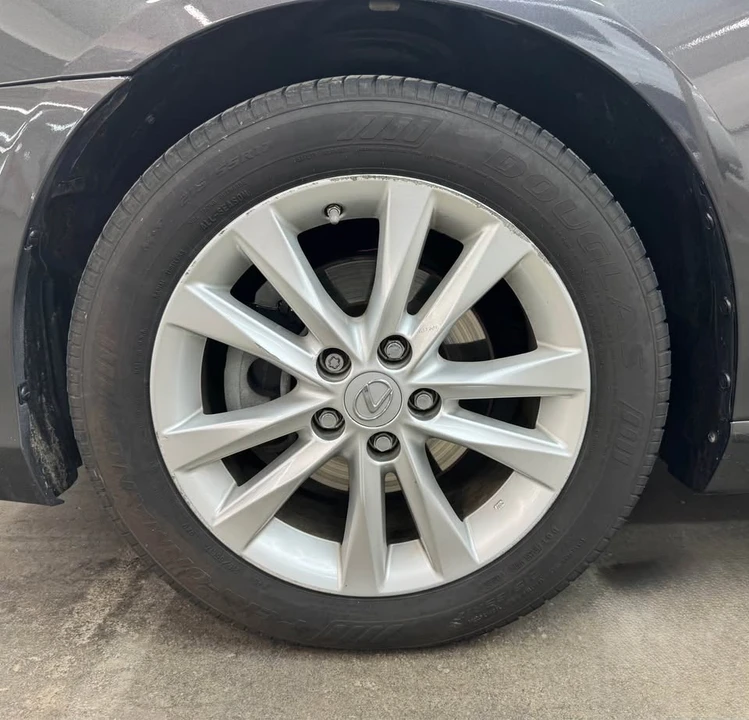 2011 Lexus ES 5th Gen - Image 19 of 20