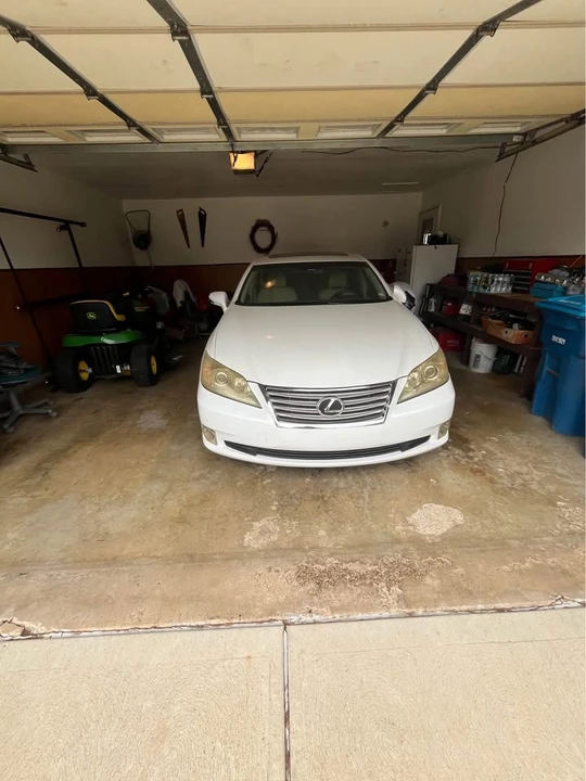 2011 Lexus ES 5th Gen - Image 8 of 8
