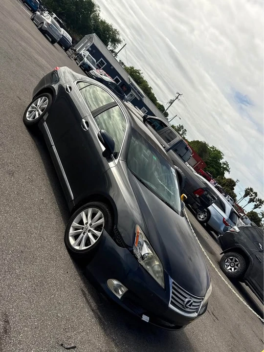 2011 Lexus ES 5th Gen - Image 2 of 7