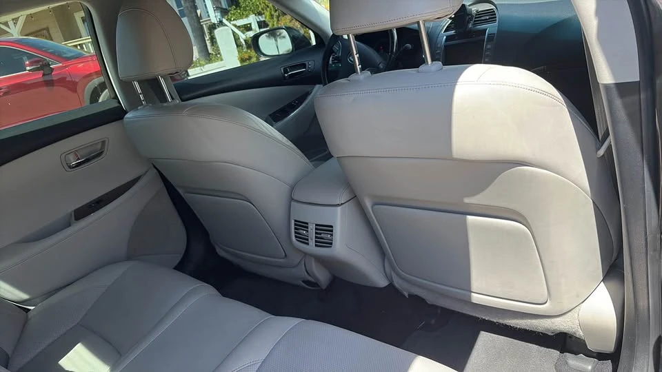 2011 Lexus ES 5th Gen - Image 4 of 5