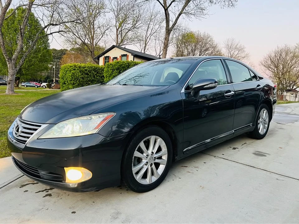 2011 Lexus ES 5th Gen - Image 12 of 14