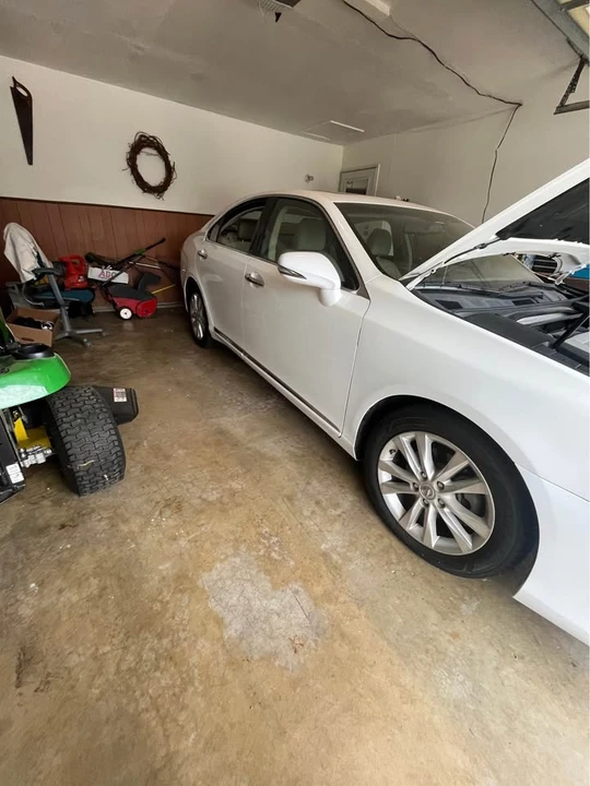 2011 Lexus ES 5th Gen - Image 6 of 8