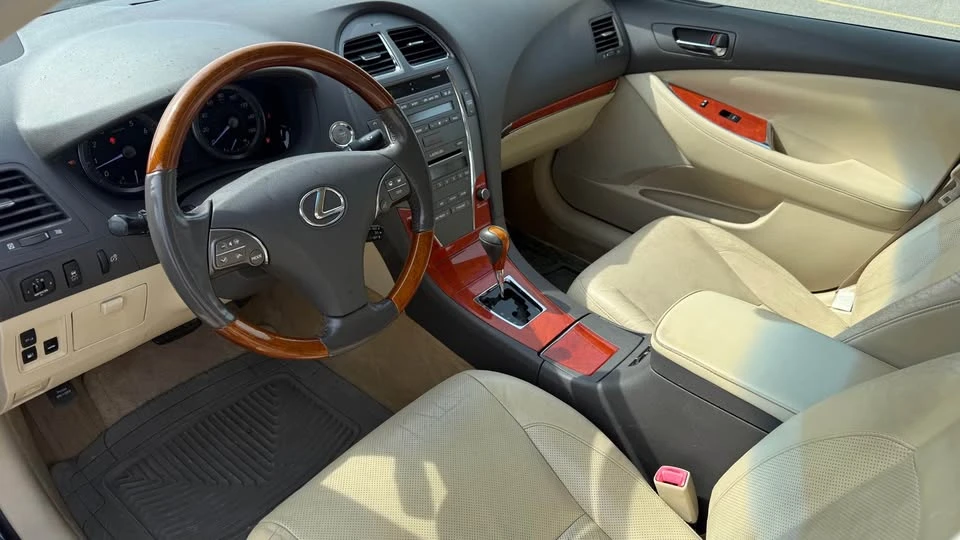 2011 Lexus ES 5th Gen - Image 5 of 6