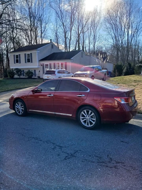 2011 Lexus ES 5th Gen - Image 10 of 11