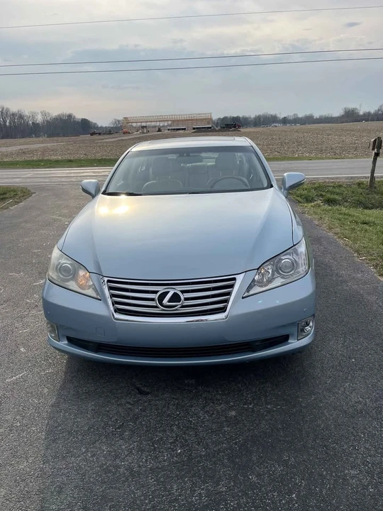 2011 Lexus ES 5th Gen - Image 3 of 14