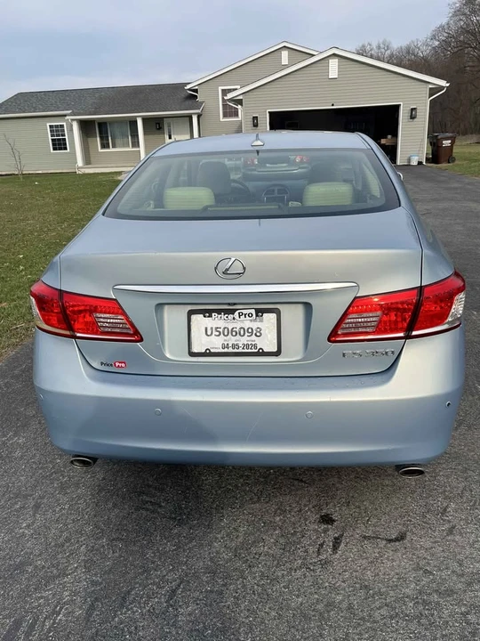2011 Lexus ES 5th Gen - Image 4 of 14
