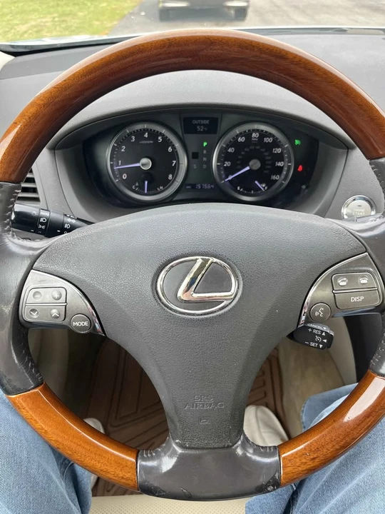 2011 Lexus ES 5th Gen - Image 8 of 14