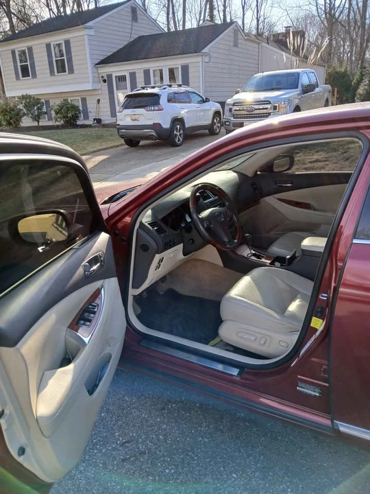2011 Lexus ES 5th Gen - Image 7 of 11